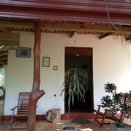 سيغيرِيا Thilina Homestay الغرفة الصورة