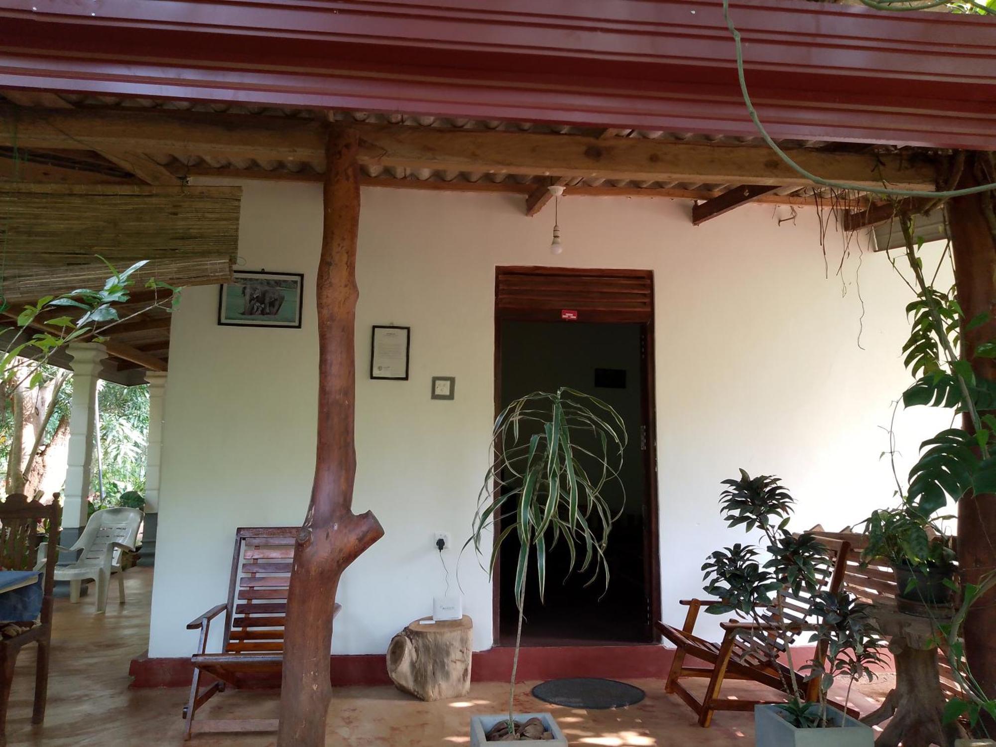 سيغيرِيا Thilina Homestay الغرفة الصورة