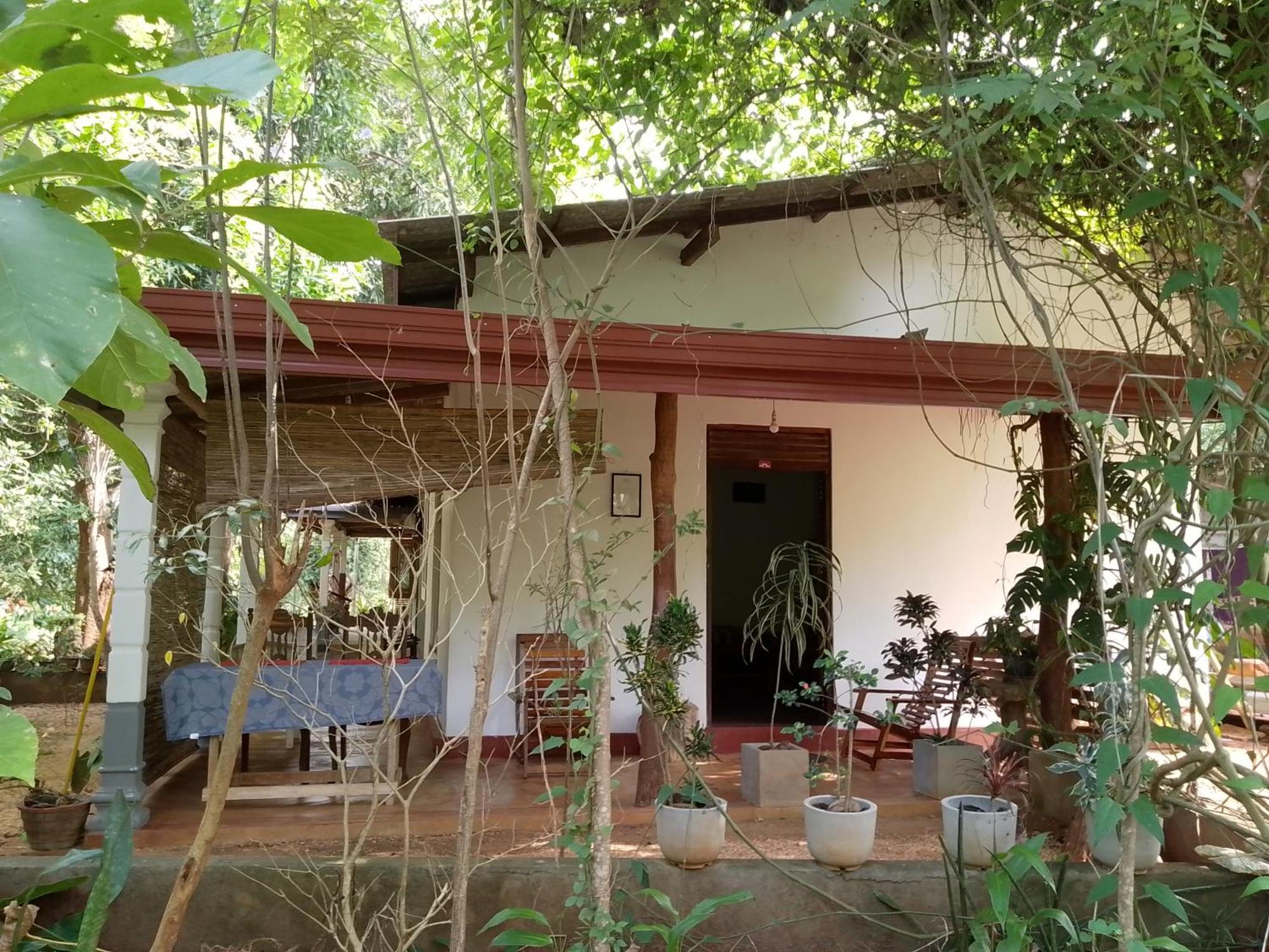 سيغيرِيا Thilina Homestay الغرفة الصورة